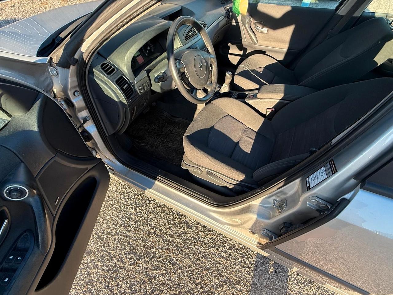 Renault Laguna 1.6 16V Teknos