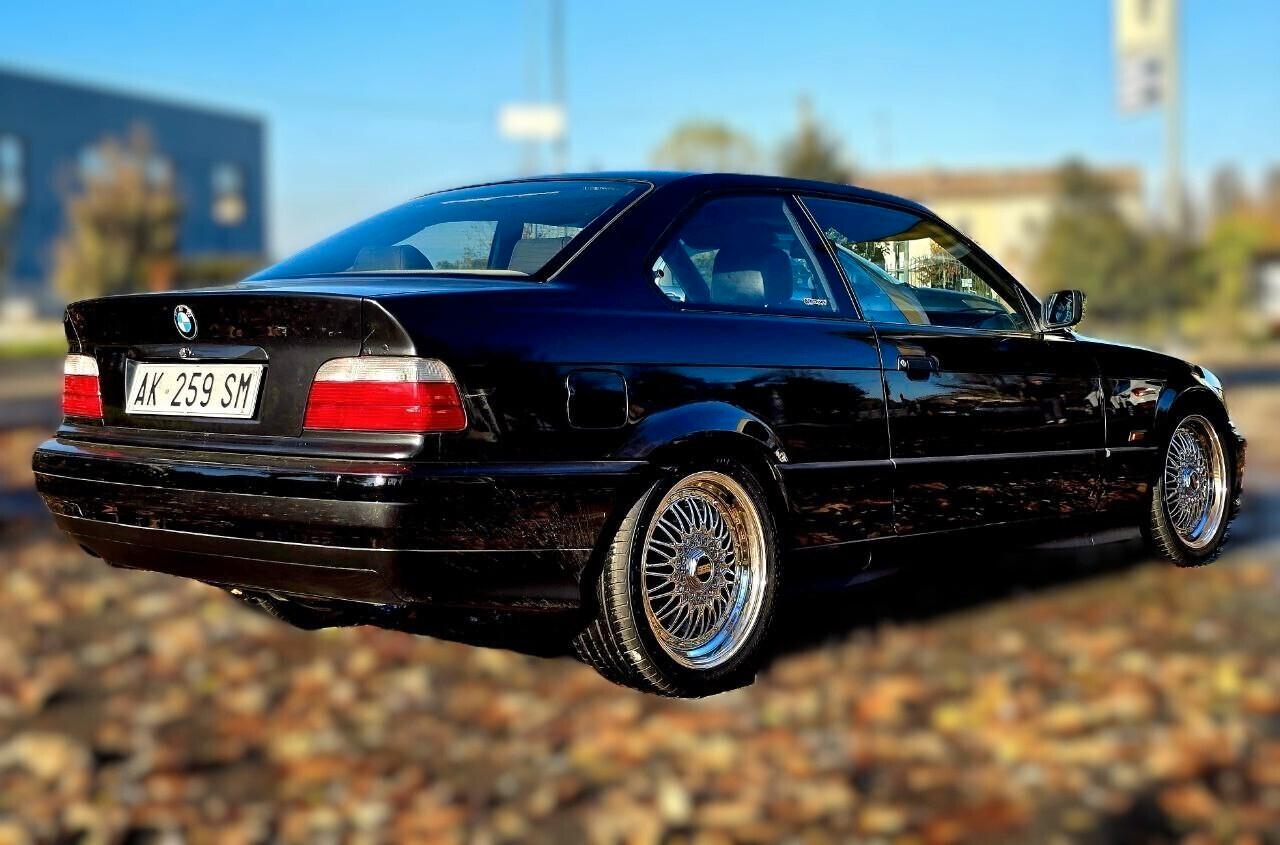 Bmw 318is Coupé FULL