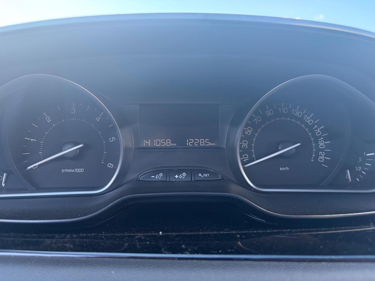 Peugeot 208 BlueHDi 75 5 porte Allure