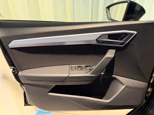 SEAT Arona 1.0 TSI FR ACC LED App Connect Bluetooth