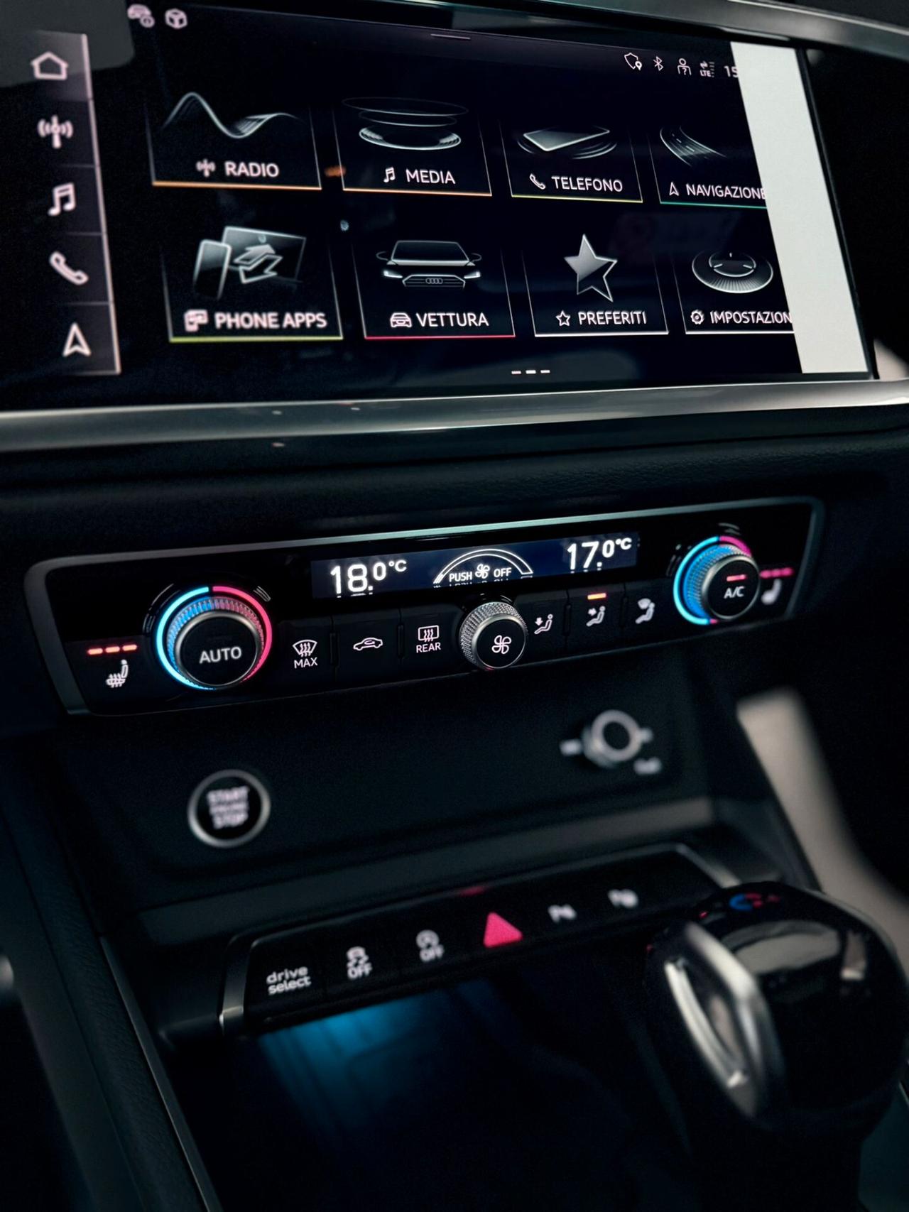 Audi Q3 35 TDI S tronic Identity Black