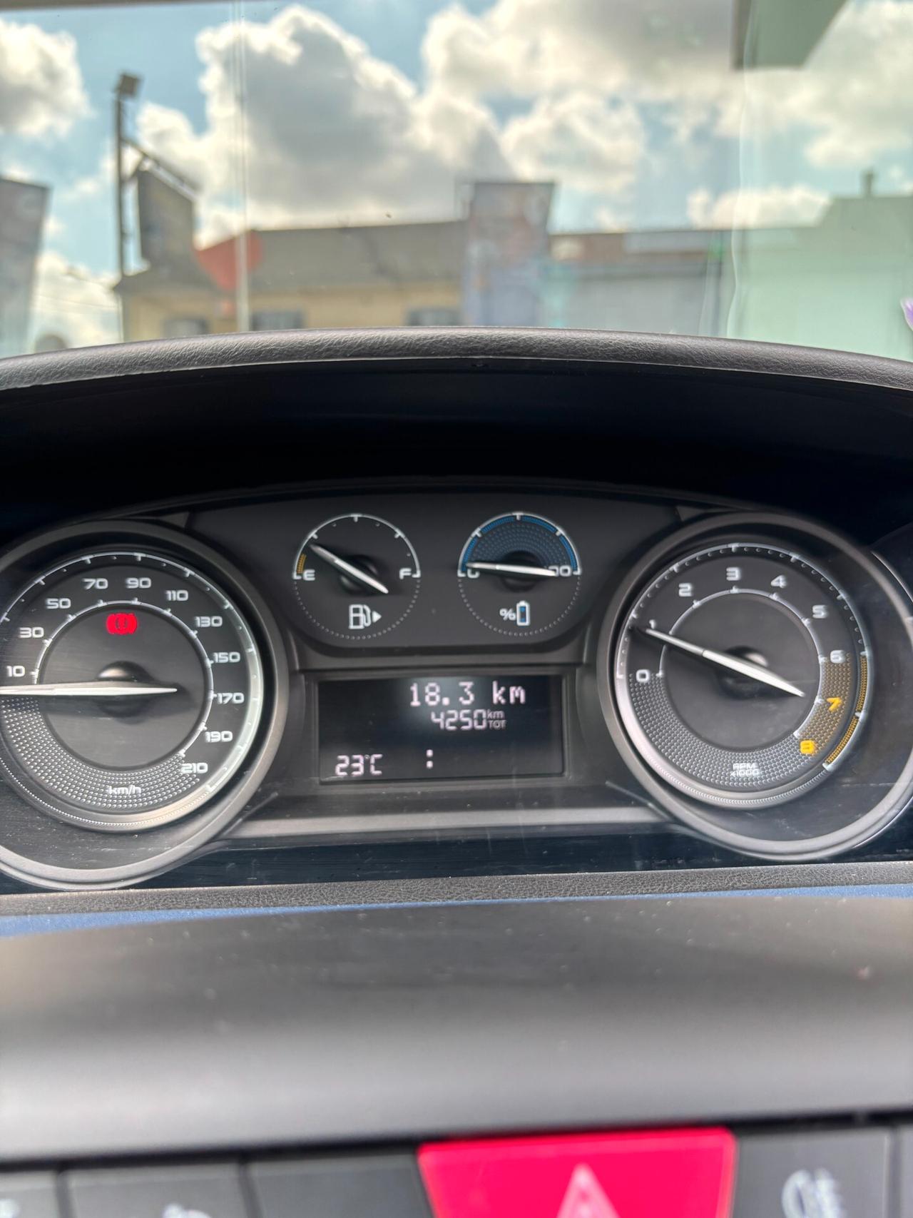 Lancia Ypsilon 1.0 FireFly 5 porte S&S Hybrid Oro