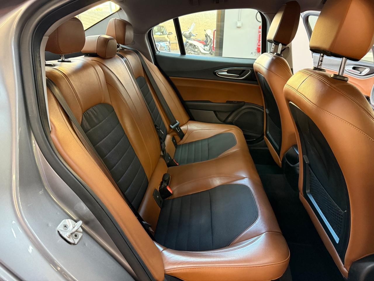 Alfa Romeo Giulia 2.2 JTDM Business - FABIANOAUTO