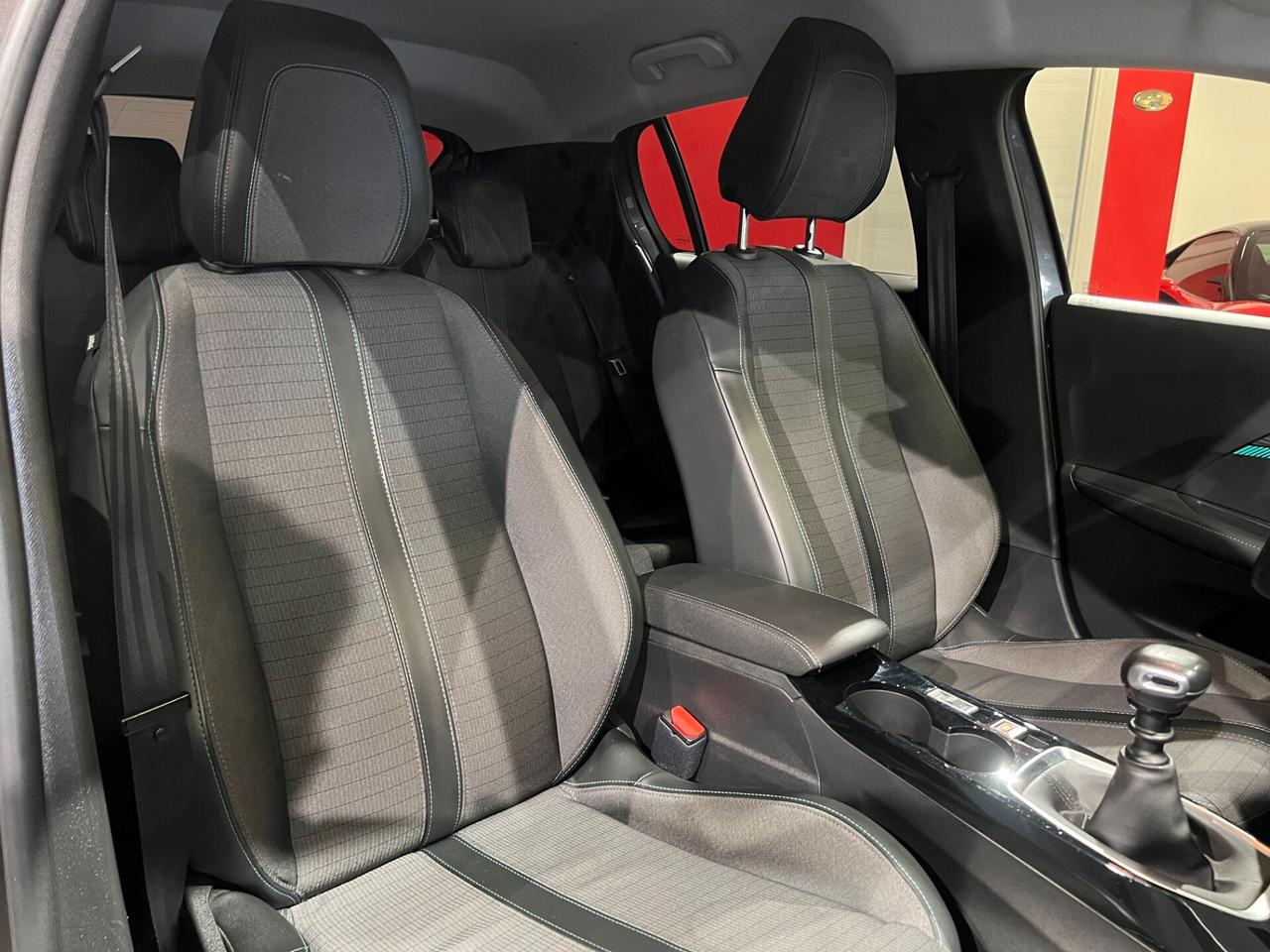 Peugeot 208 PureTech 100 Stop&Start 5p. Allure