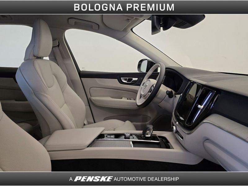 Volvo XC60 B4 (d) automatico Plus Dark