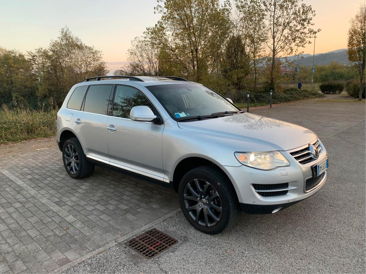 Volkswagen Touareg 3.0/240CV V6 TDI DPF tip. Exclusive