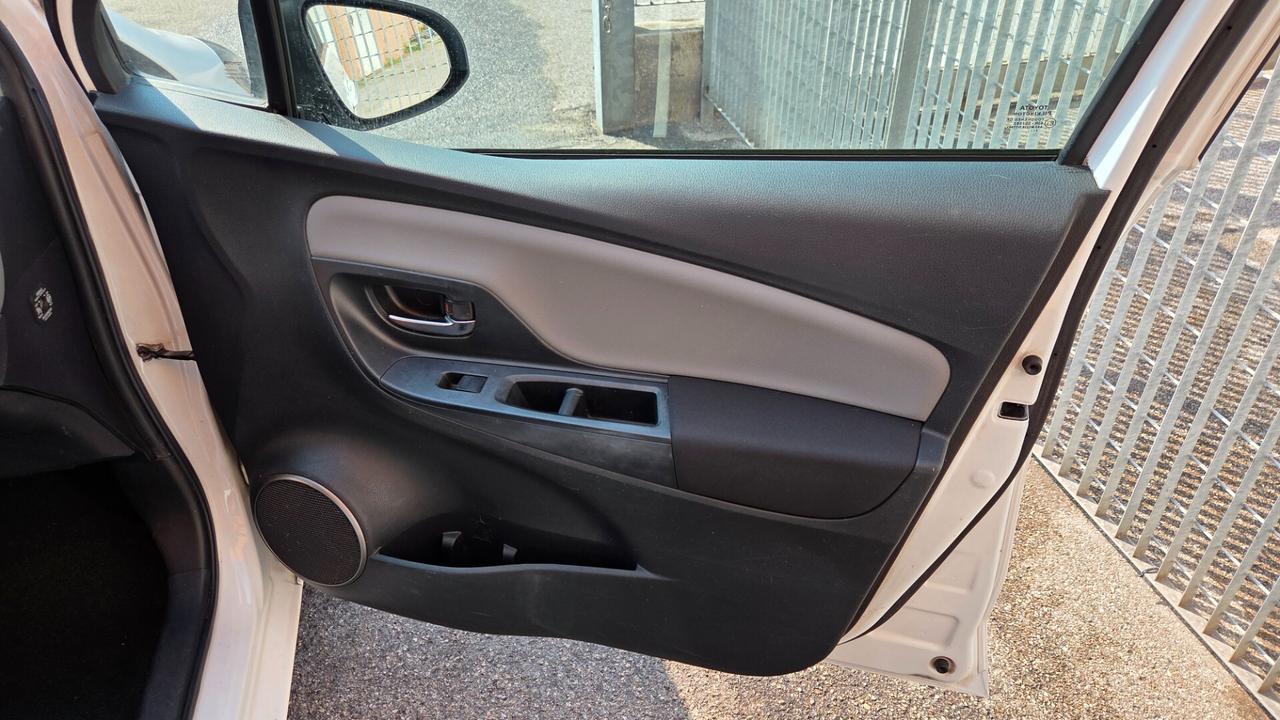 Toyota Yaris 1.0 5 porte Lounge UNICO PROPRIETARIO