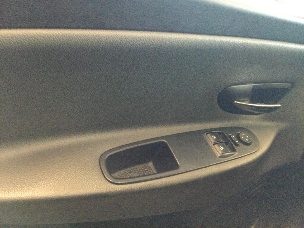 Lancia Ypsilon 0.9 TwinAir 85 CV 5 porte S&S DFN Platinum