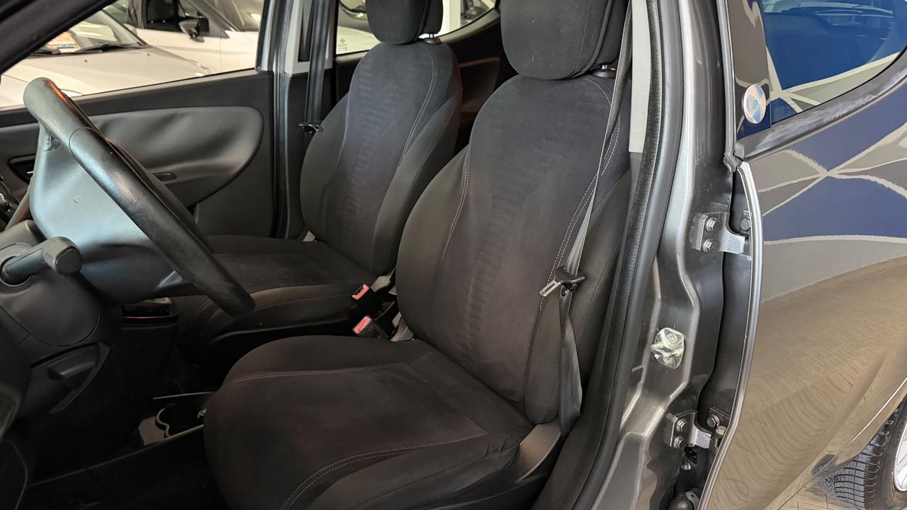 Lancia Ypsilon 0.9 TwinAir 85 CV 5 porte Metano Ecochic Elefantino