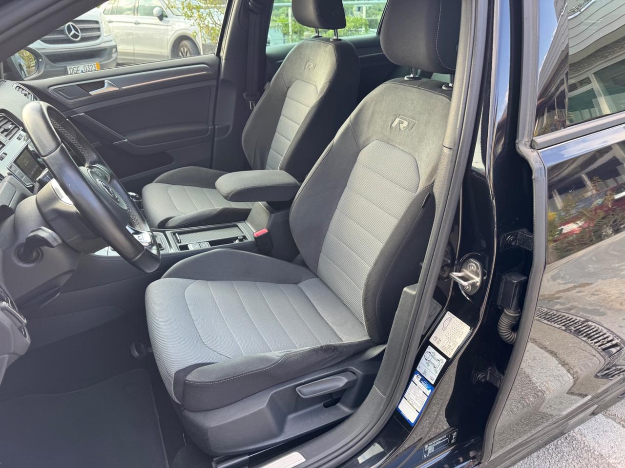 Volkswagen Golf 1.6 TDI 110 CV 5p. R-LINE