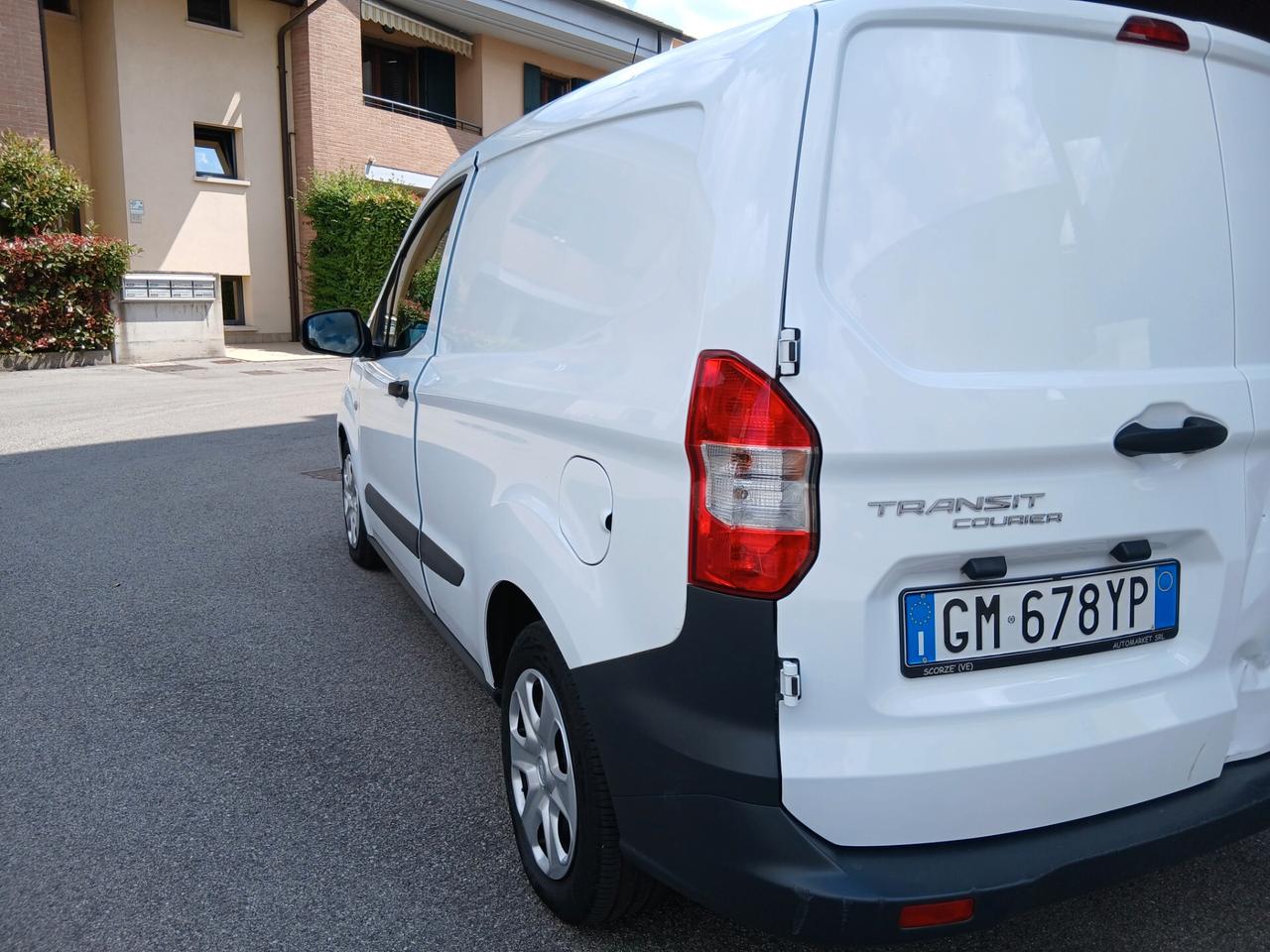 Ford Transit Courier 1.5 Tdci 75 cv solo 11700 km pronta consegna