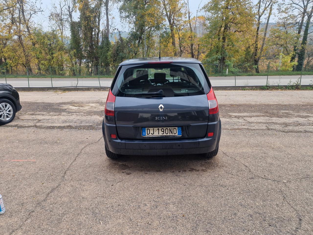 Renault Scenic Grand Scénic 1.9 dCi/130CV PlayStation Portable