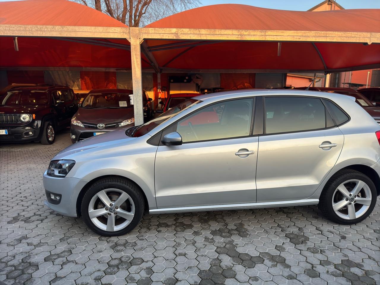 Volkswagen Polo 1.6 ADATTA A NEOPATENTATI TDI 90CV DPF DSG 5 porte Highline