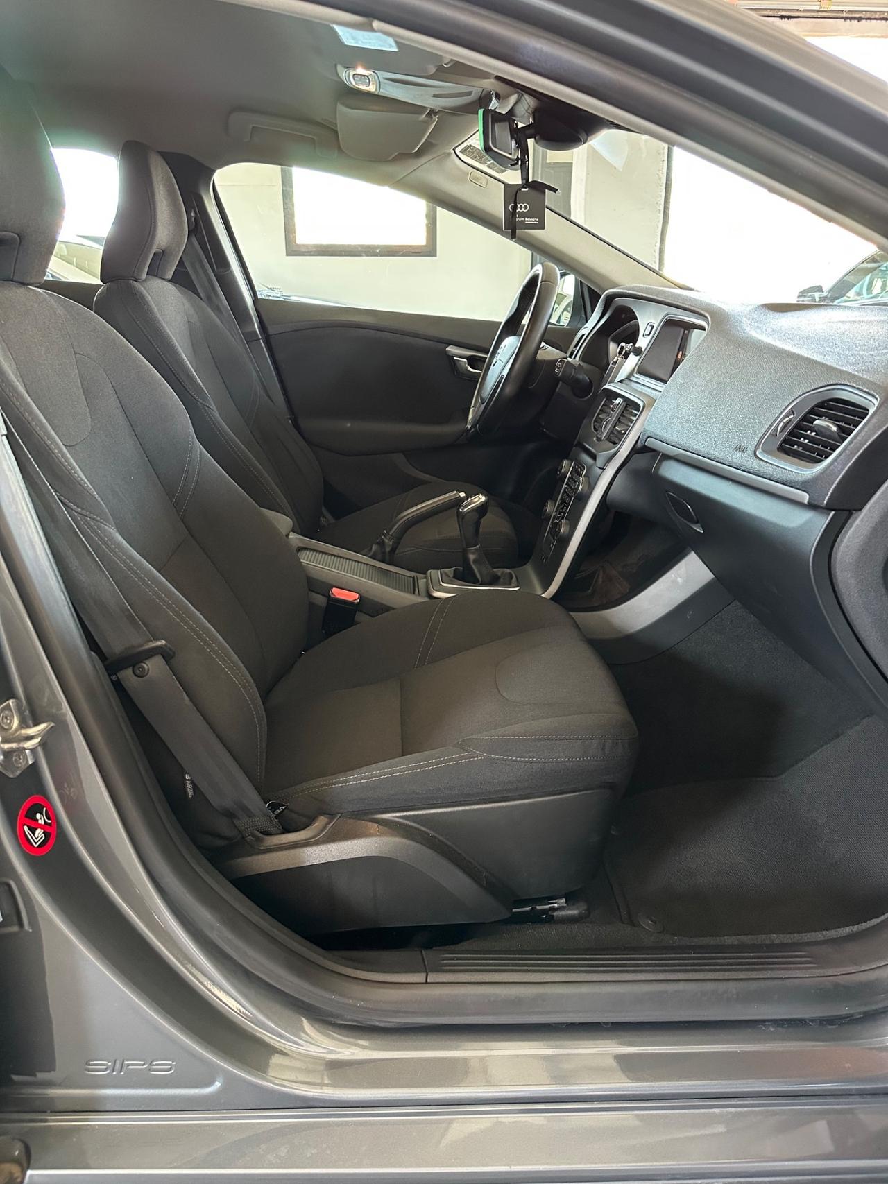 Volvo V40 D2 Momentum
