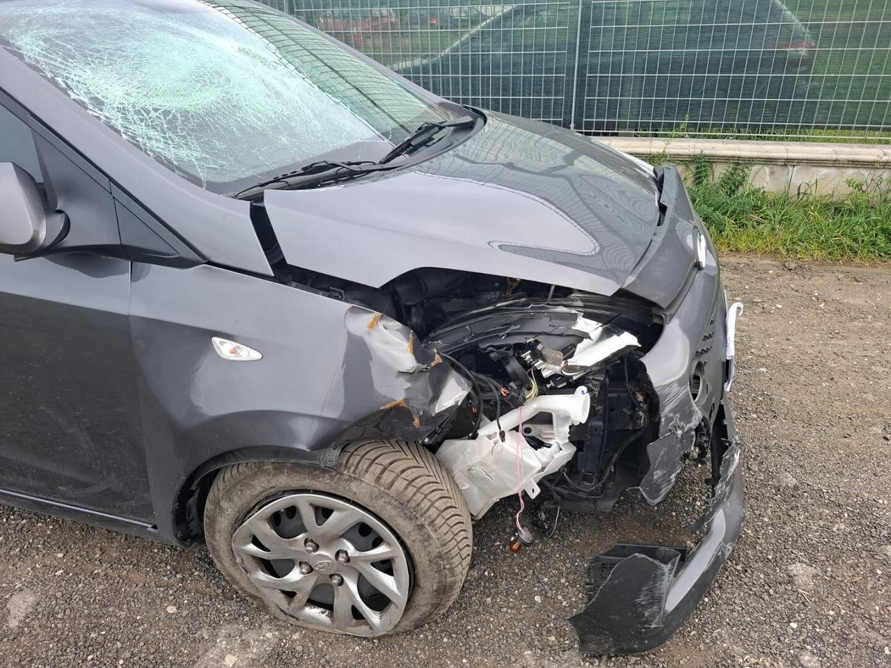 HYUNDAI I10 MPI STYLE 2017 SINISTRATA MARCIANTE