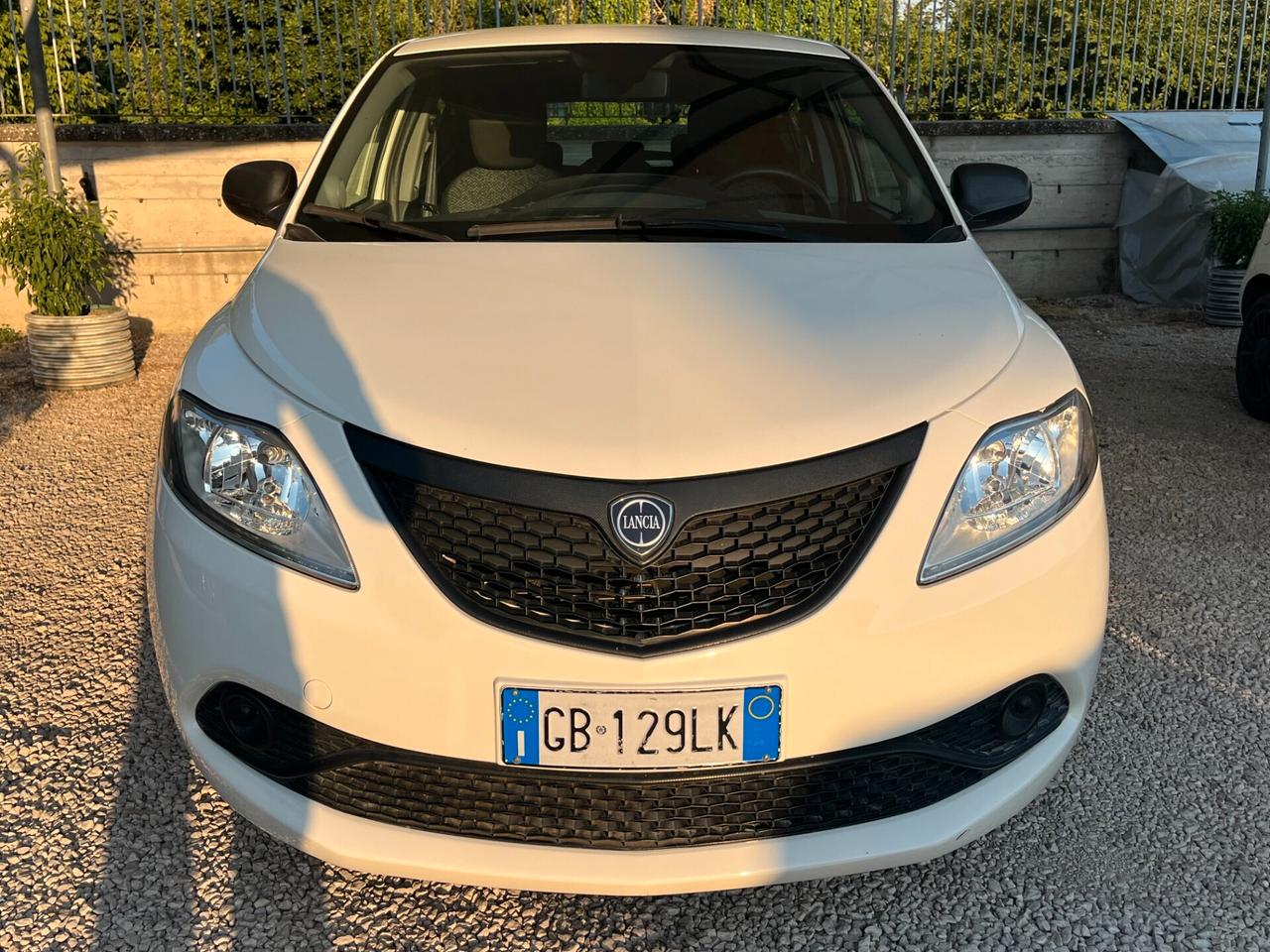 Lancia Ypsilon 1.0 IBRIDA/BENZINA 12348 KM CERTIFICATI UNICO POROPRIETARIO