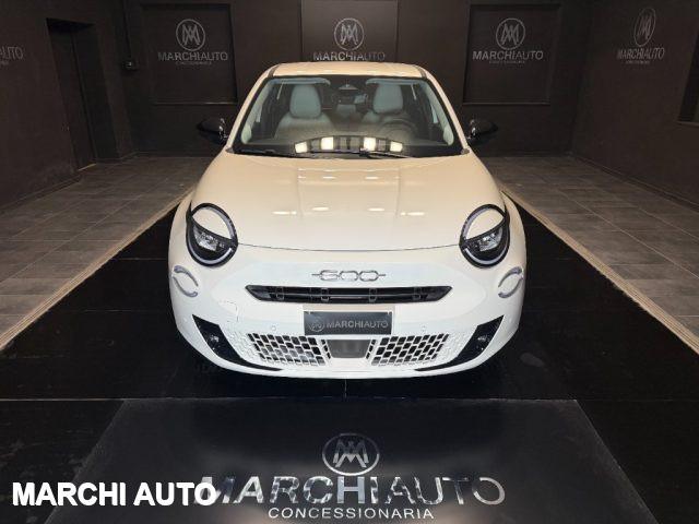 FIAT 600 Hybrid 110 CV DCT MHEV La Prima II