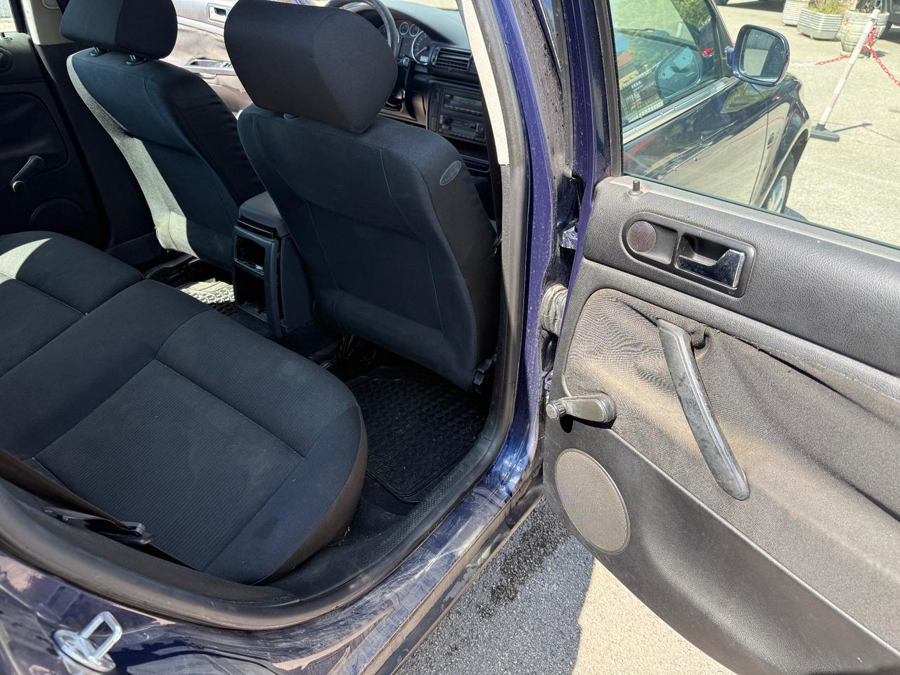 Volkswagen Passat 1.9 TDI/130 CV cat Var. T.line