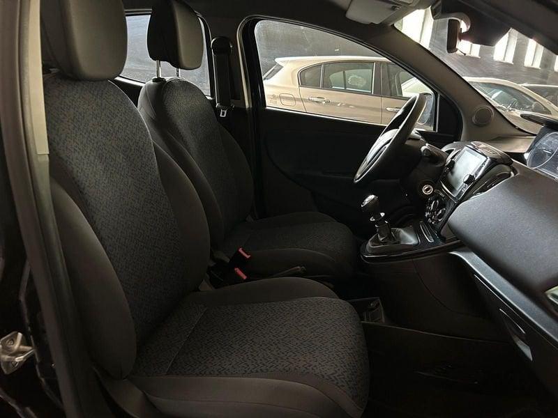 Lancia Ypsilon 1.0 FireFly 70cv Hybrid