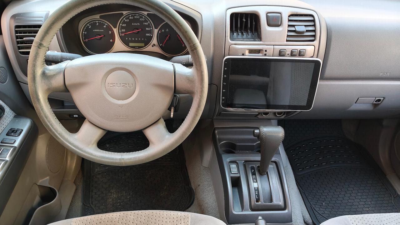 Isuzu D-Max 3.0 TD 4WD Aut. + Gancio