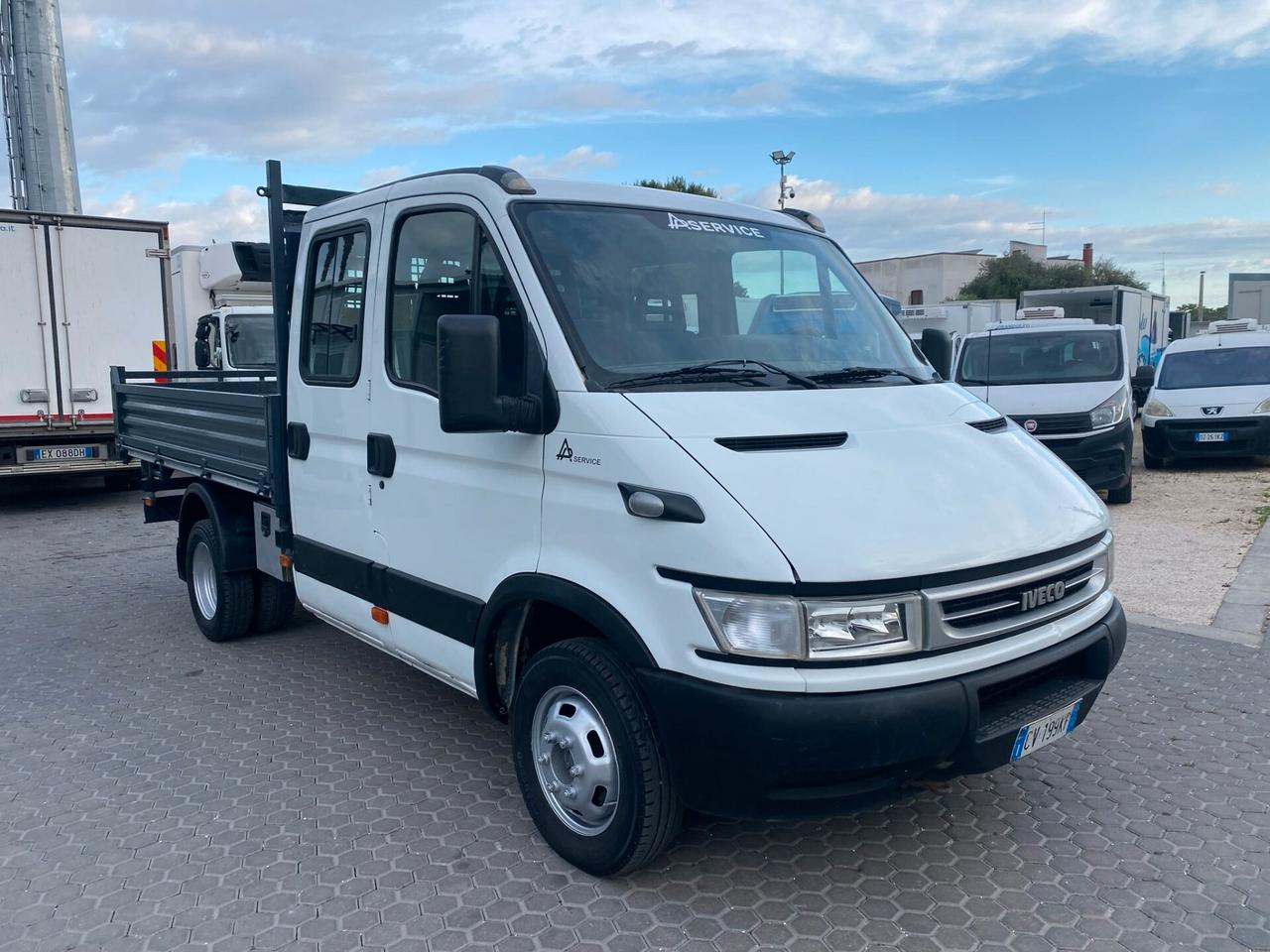 Iveco Daily 35 2.3 Ribaltabile Trilaterale Doppia Cabina 7 posti