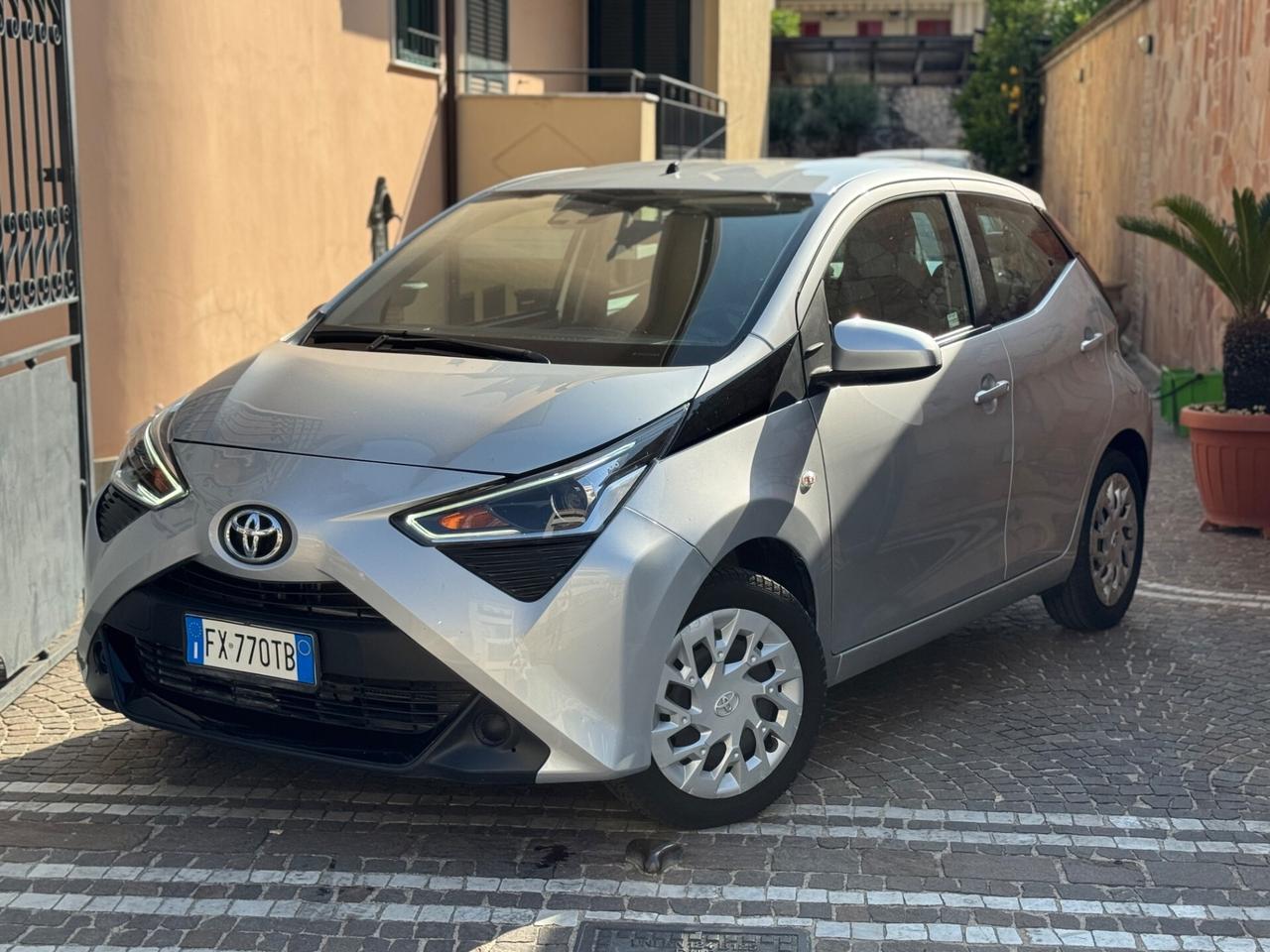 Toyota Aygo 1.0 VVT-i 72 CV 5 porte x-play
