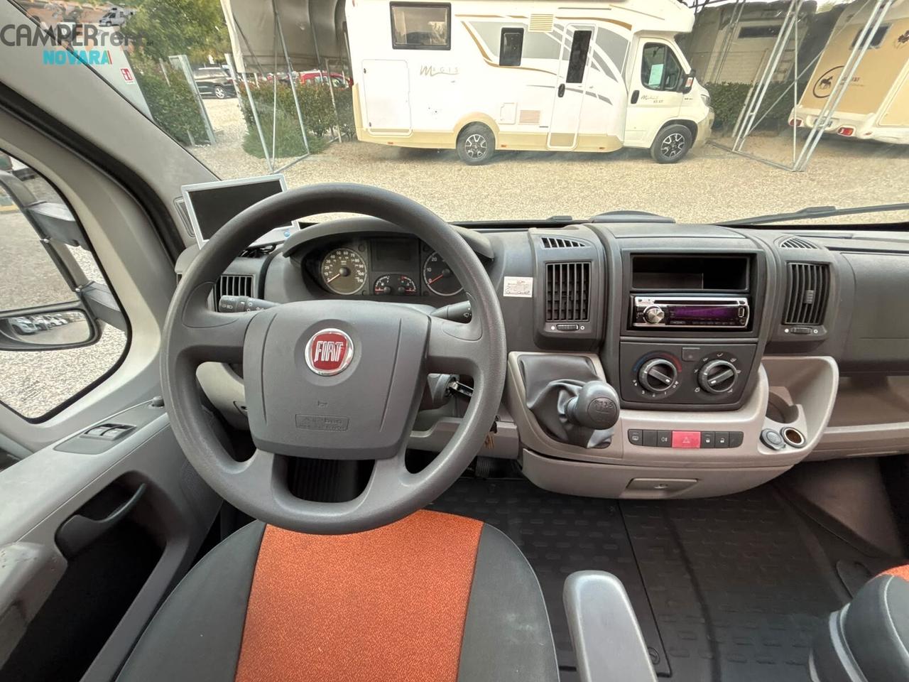 CHAUSSON WELCOME WS - Semintegrale compatto con letto matrimoniale in coda ed ampio garage