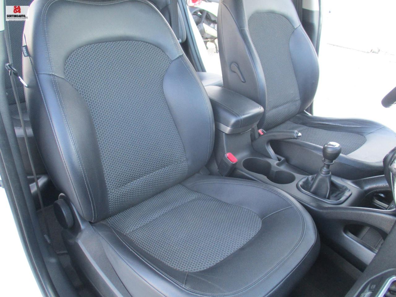 Hyundai iX35 2.0 CRDi 4WD Comfort 136cv 3-2010 KM165000