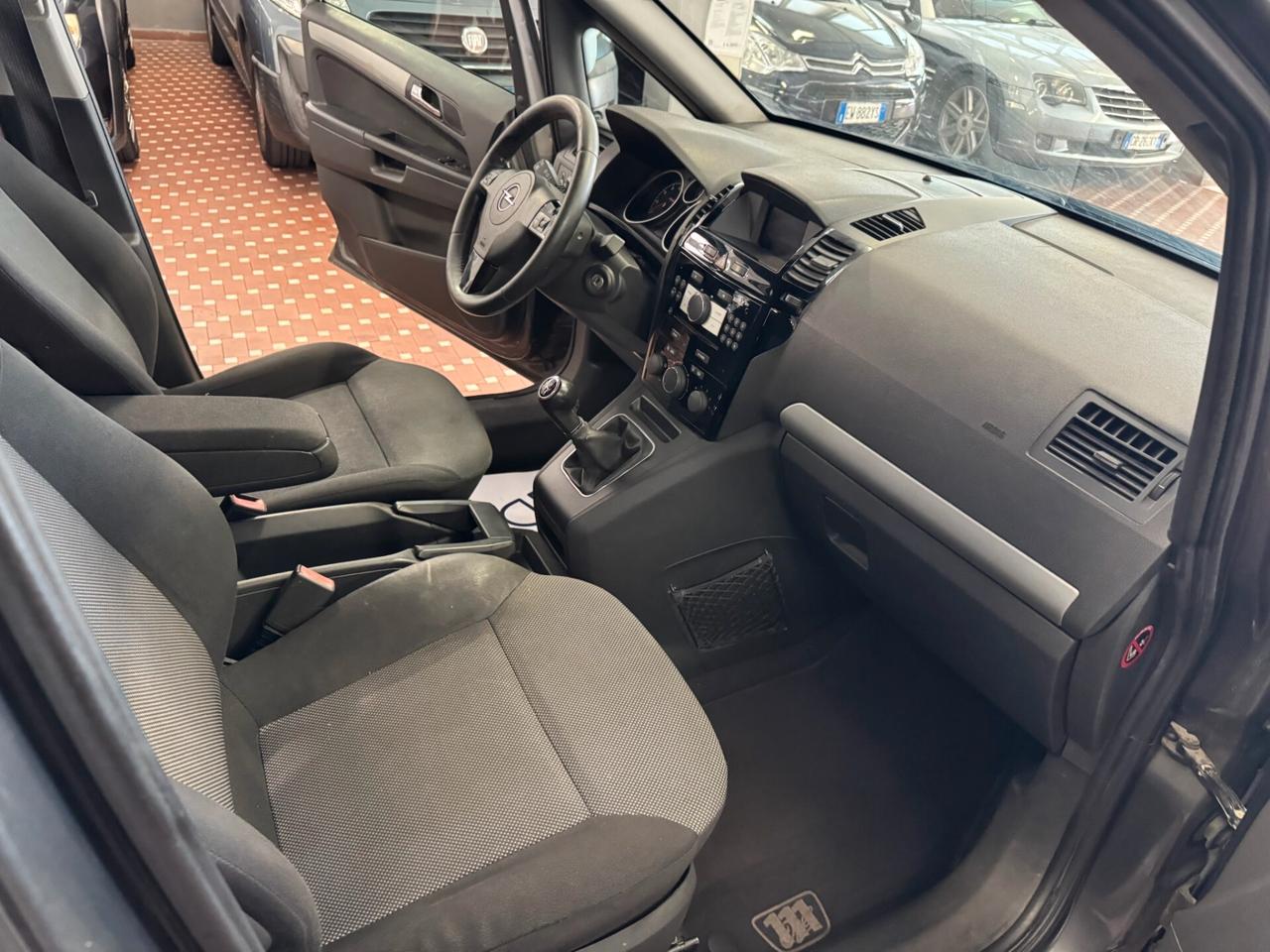 Opel Zafira 1.6 16V VVT Cosmo - 7 POSTI