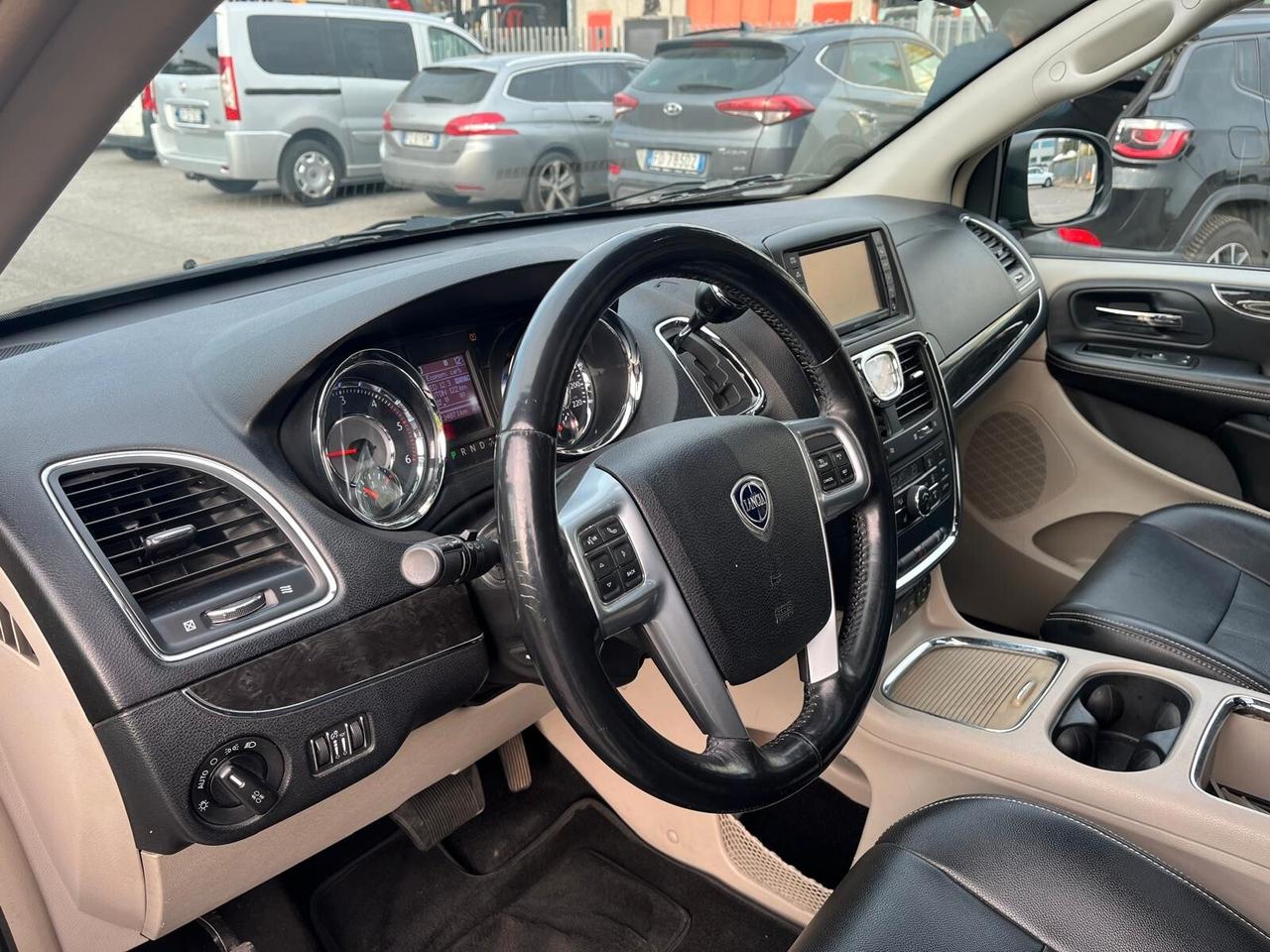 Lancia Voyager 2.8 Turbodiesel 163 CV