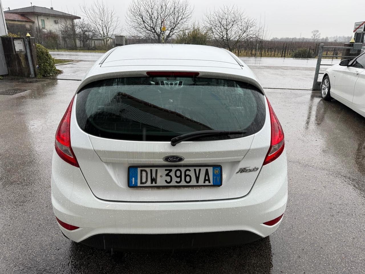 Ford Fiesta 1.2 Benzina Neopatentati