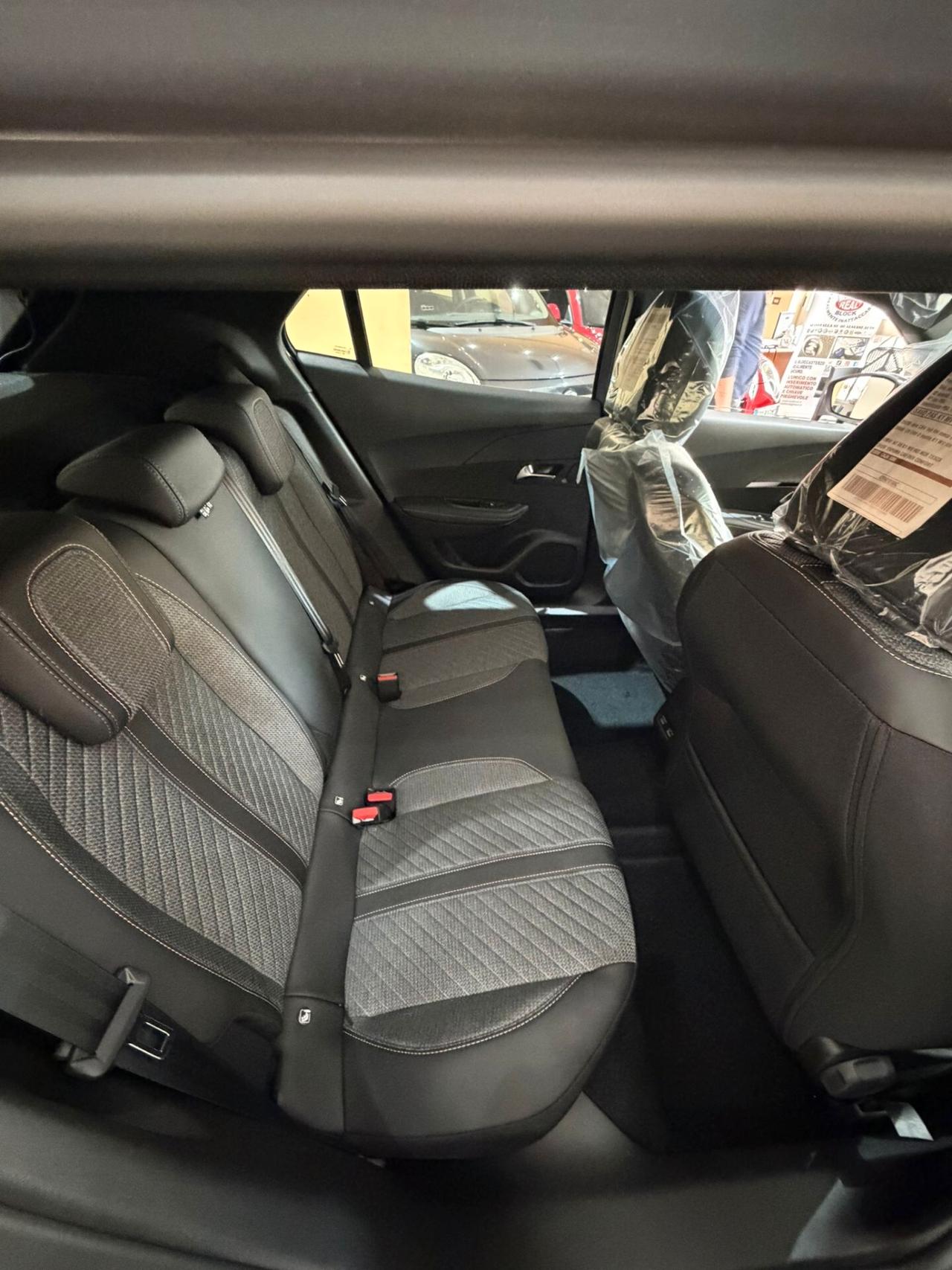 Peugeot 2008 Hybrid 145 e-DCS6 Allure