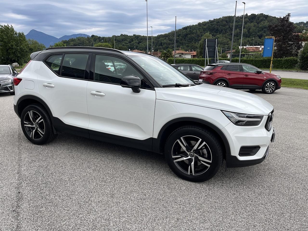 VOLVO XC 40 2.0 D 150 CV 4X4 AUTOM. R.DESIGN