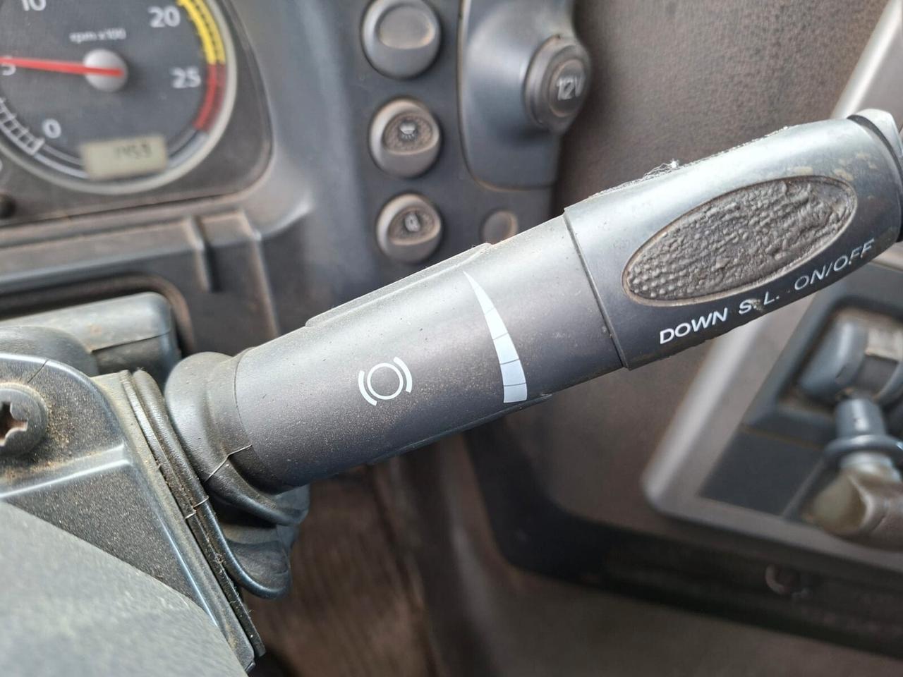 IVECO Stralis AS440S50T/P – 500 CV – Cambio manuale – solo circa 375.000 km