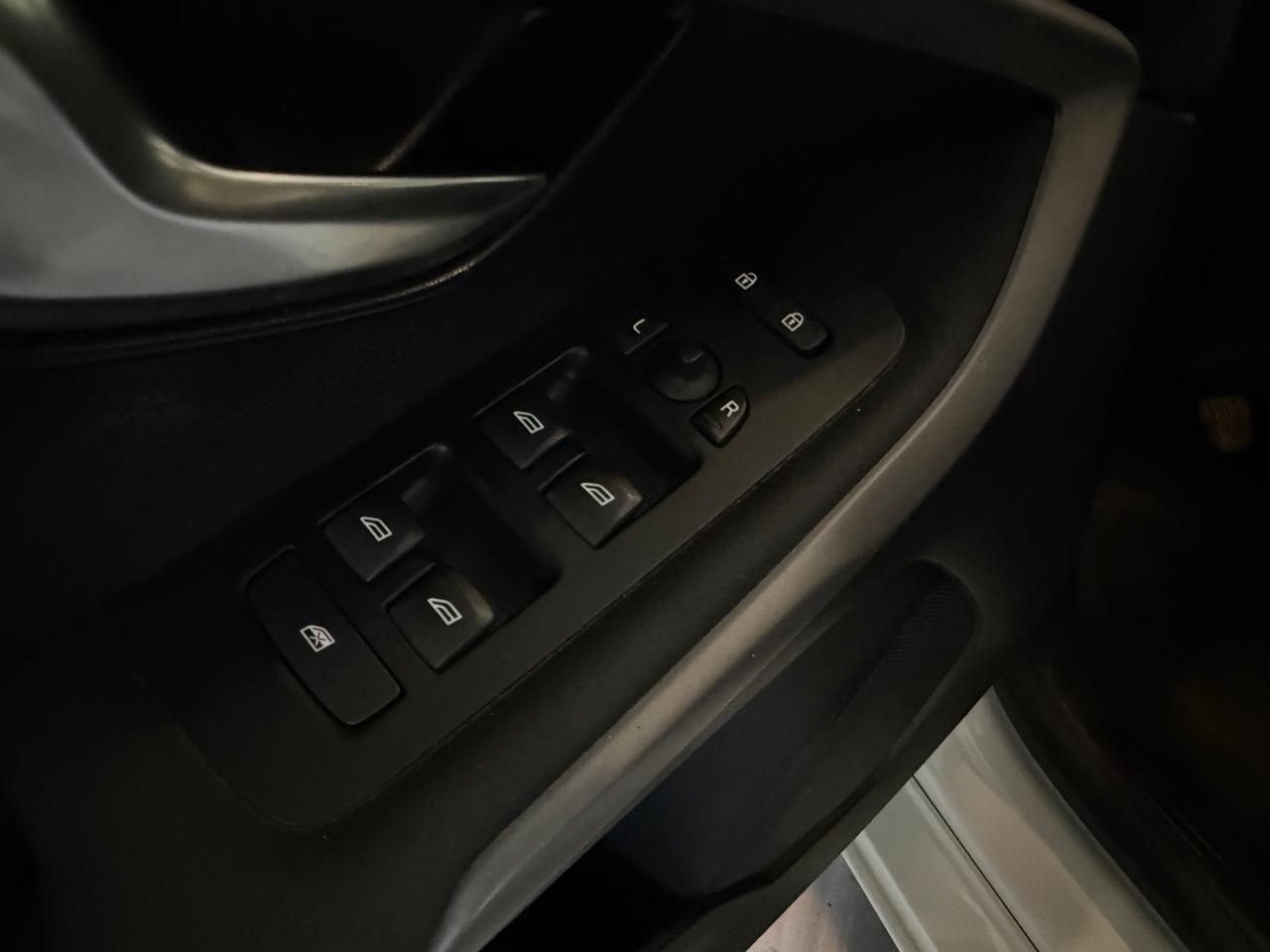 Volvo V40 D3 95.000 KM ANNO 2018