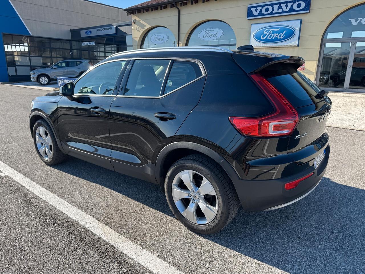 Volvo XC40 T3 Automatica Momentum Pro