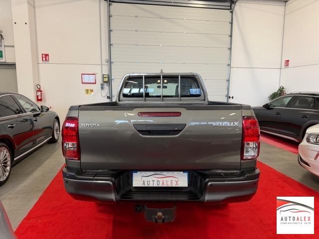 TOYOTA Hilux 2.4 d-4d C&C 4x4 Comfort GANCIO TRAINO