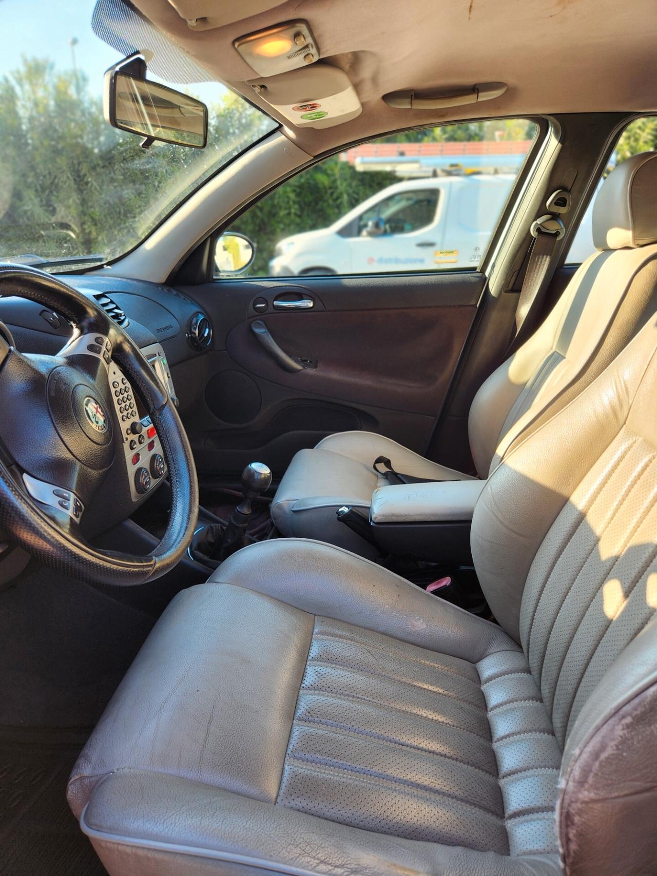 Alfa Romeo 147 1.9 JTD (115 CV) cat 5p. Distinctive