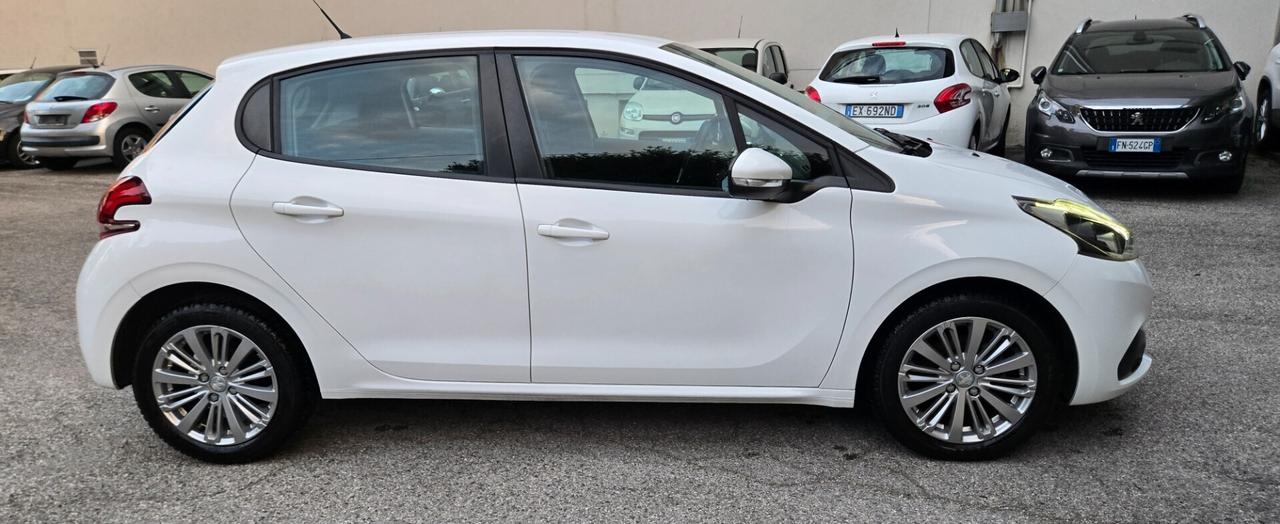 Peugeot 208 PureTech 82 5p. GPL Active