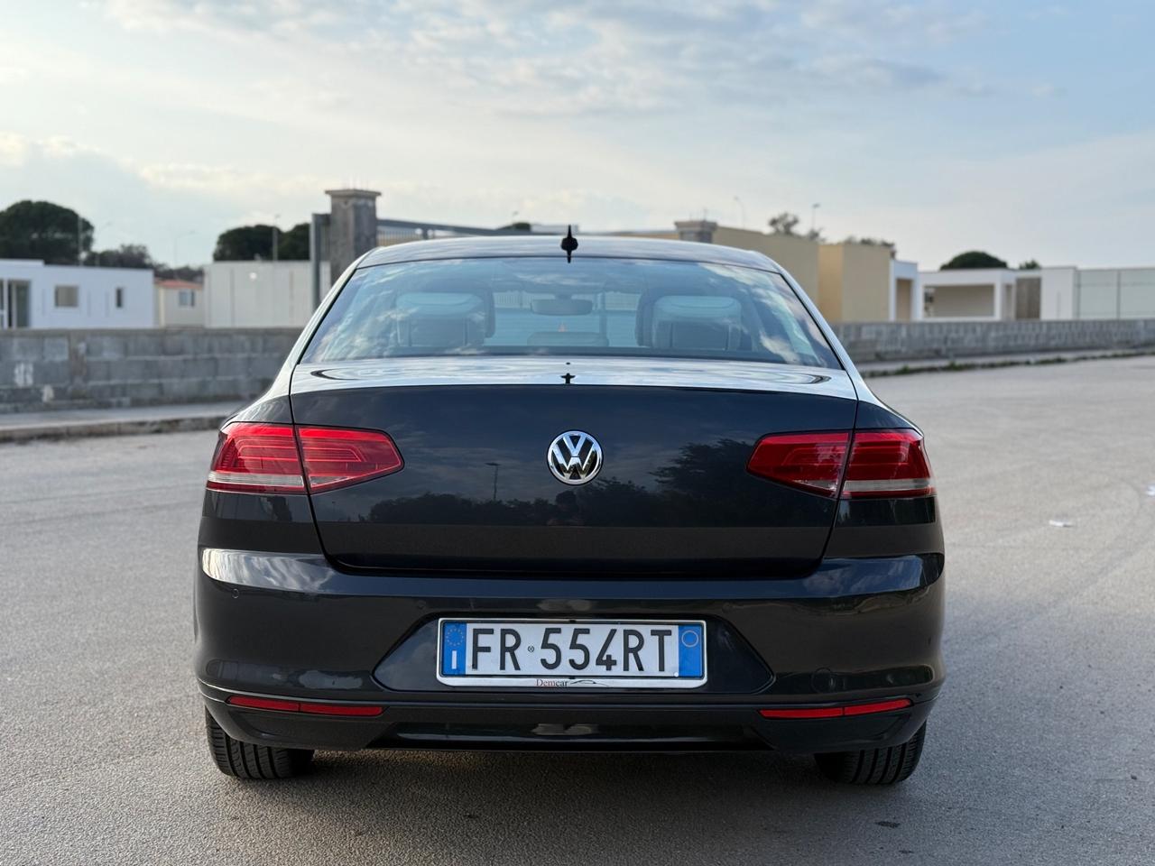 Volkswagen Passat 1.6 TDI SCR DSG Business BMT