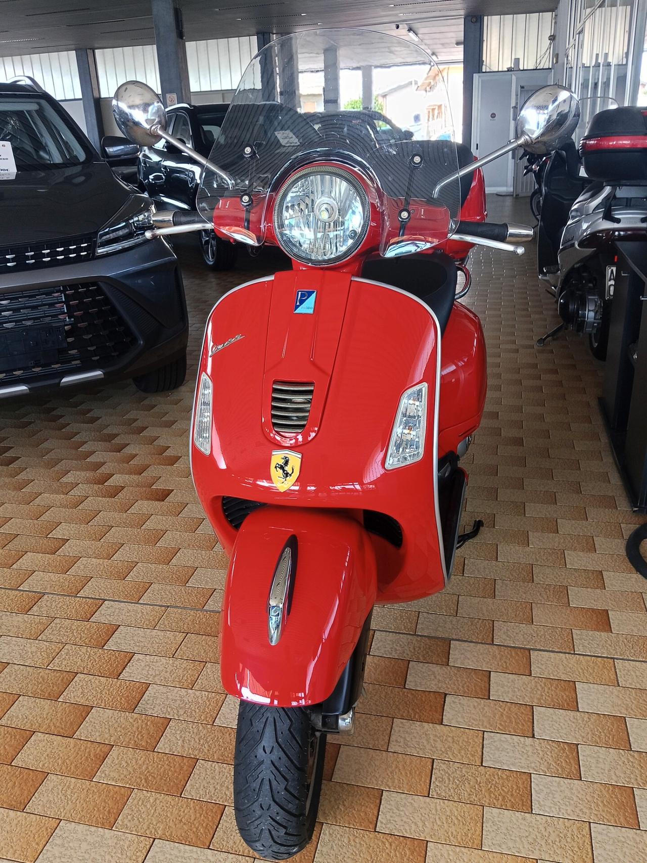 Piaggio Vespa 300 GTS