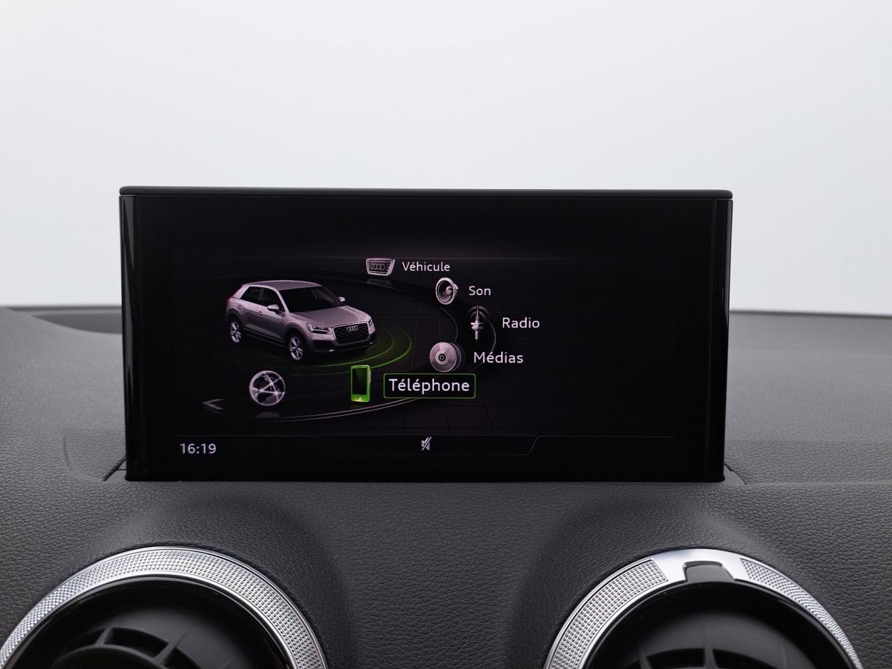 Audi Q2 30 TDI S line Edition