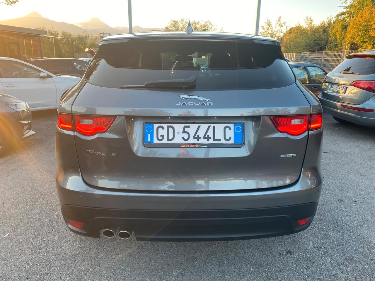 Jaguar F-Pace 2.0 D 180 CV AWD aut. R