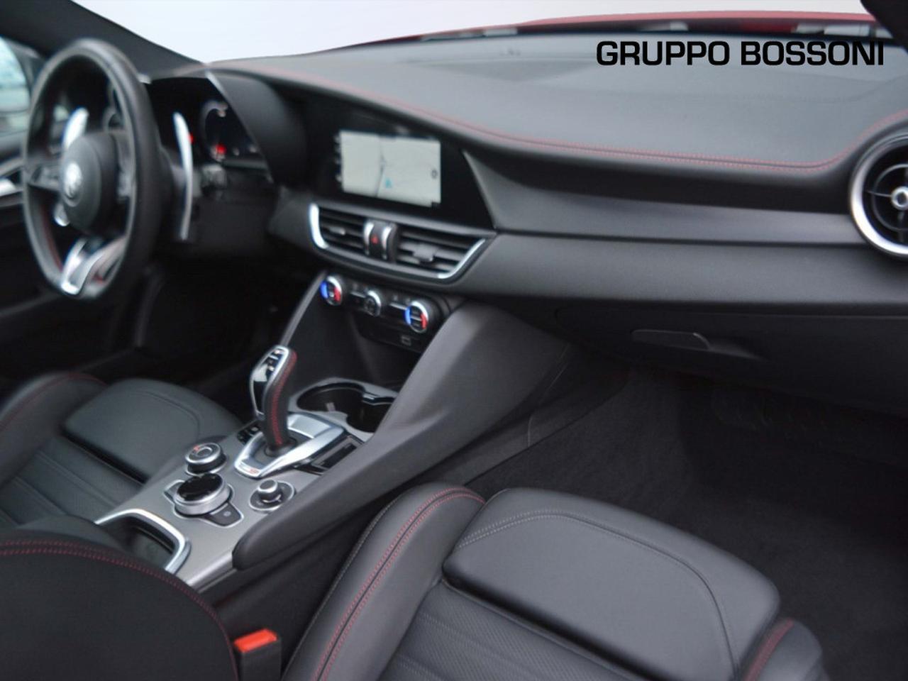 Alfa Romeo Giulia 2.0 turbo 280cv competizione q4 at8