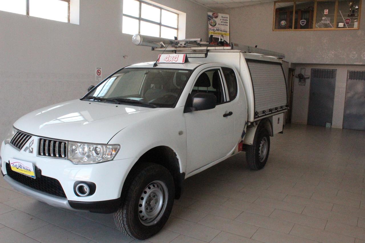 Mitsubishi L200 2.5 DI-D/136CV Club Cab Invite DPF