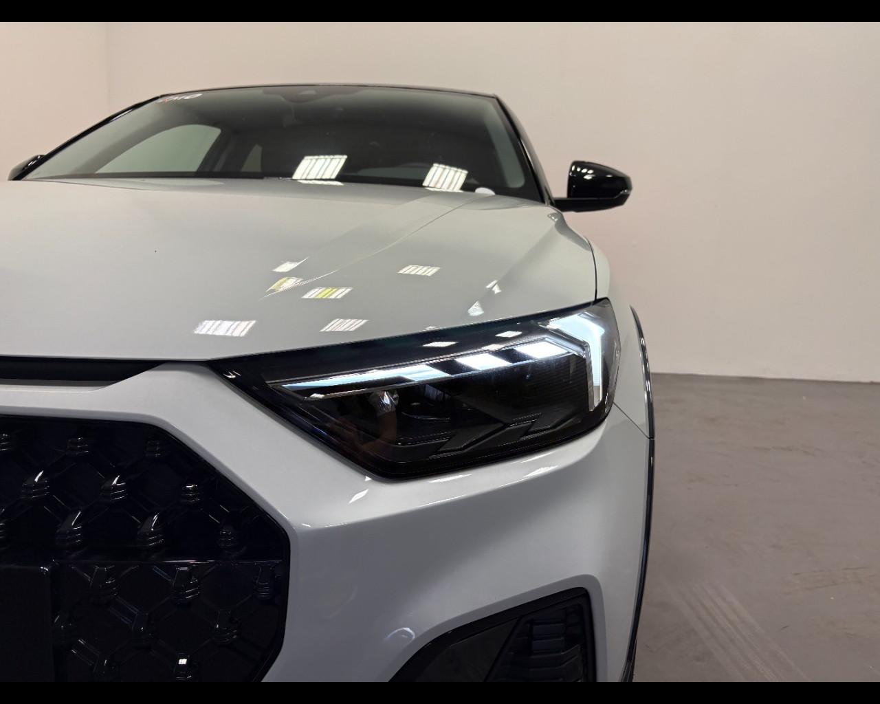AUDI A1 ALLSTREET 30 TFSI S-TRONIC IDENTITY CONTRAST