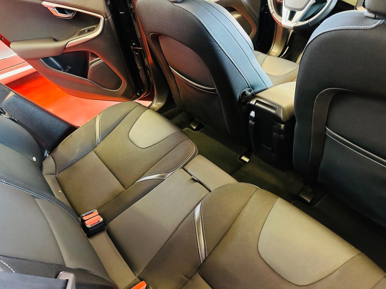 Volvo V40 2.0d 120CV Geartronic R-design