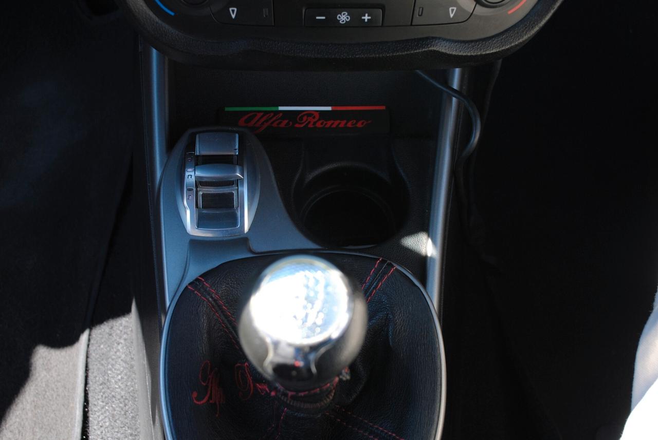 Alfa Romeo MiTo 1.3 JTDm-2 95 CV S&S Distinctive Sport Pack