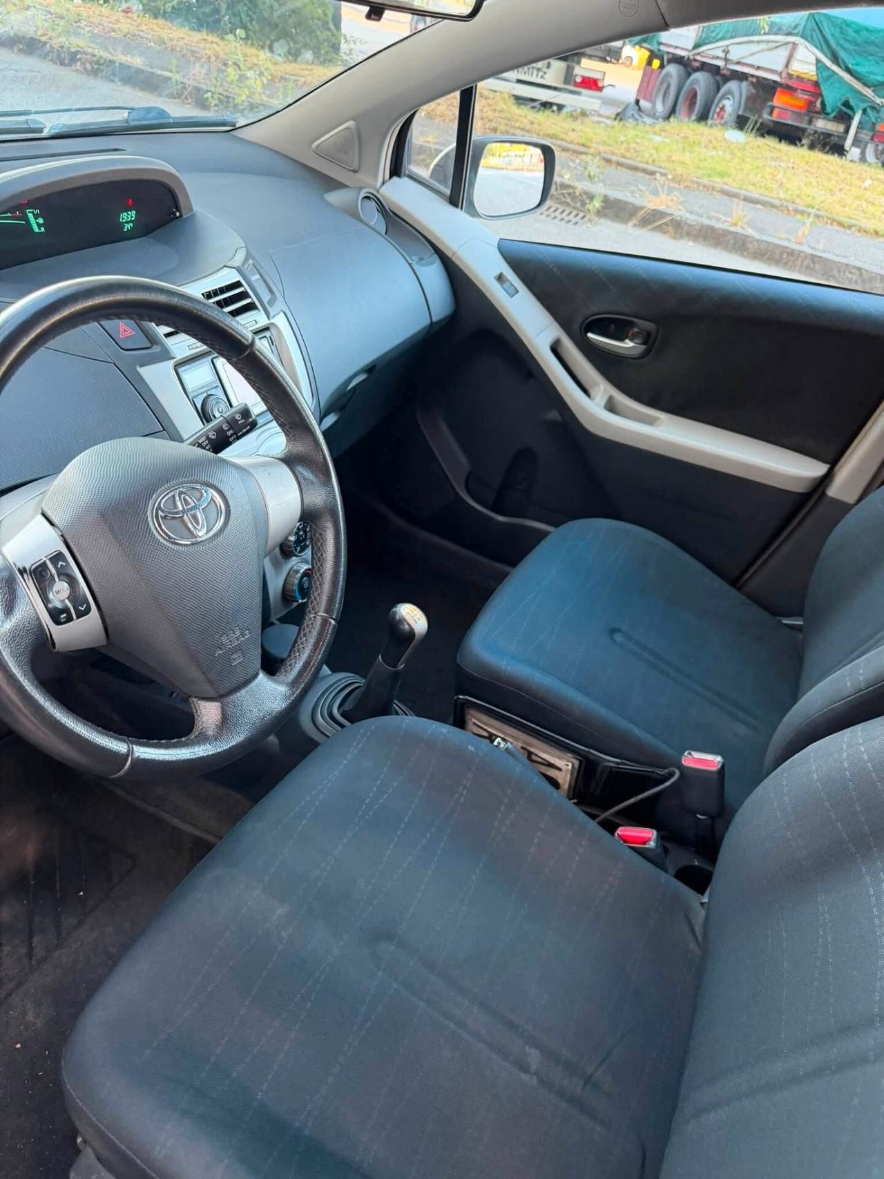 Toyota Yaris 1.3 5 porte Navi