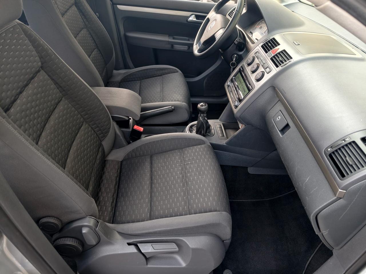 Volkswagen Touran 7 POSTI BENZINA METANO 2008